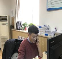 新葡萄官网AMG侯勇老师和受资助学生家庭2