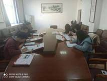 新葡萄官网AMG为受资助学生写喜报2